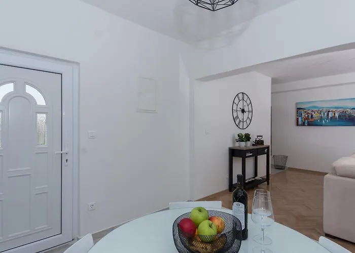 Apartment Mika1