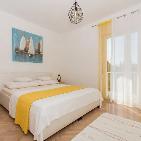 Apartment Mika1